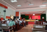 Quang cảnh buổi tiếp xúc cử tri tại nhà văn hóa Phước Hưng