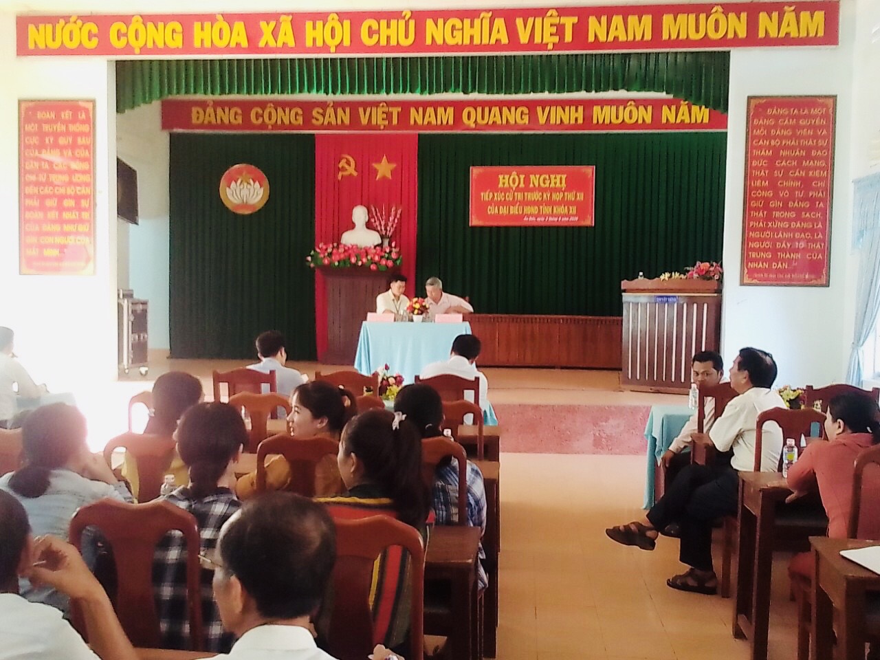 Đại biểu Hội đồng nhân dân tỉnh tiếp xúc cử tri trước kì họp thứ 12 HĐND tỉnh (khóa XII) với cử tri Xã Ân Đức, huyện Hoài Ân