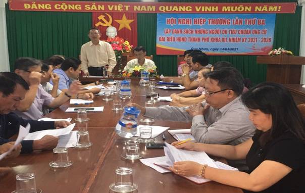 Đồng chí Trần Văn Thanh – Phó bí thư Thường trực Thành ủy,  Chủ tịch HĐND thành phố phát biểu với Hội nghị