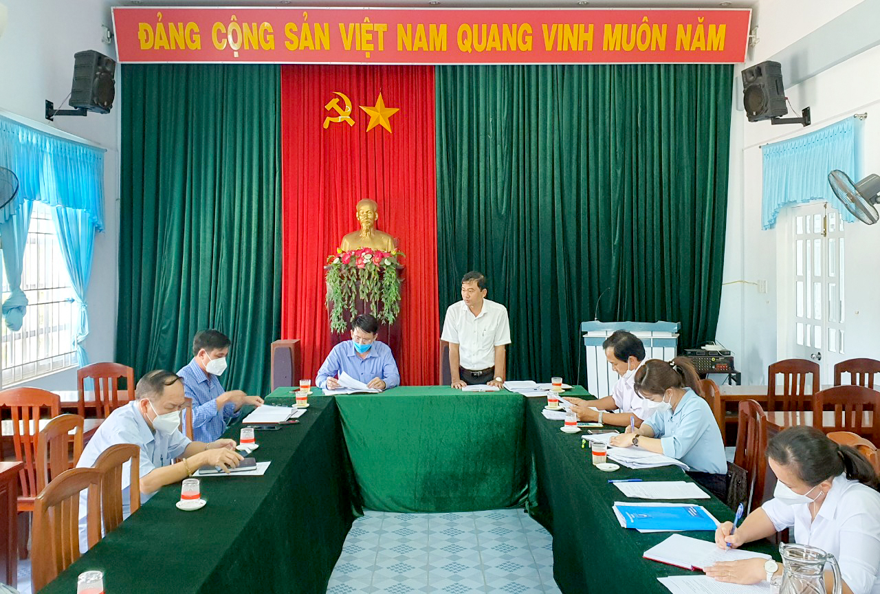 Đồng chí Nguyễn Xuân Vĩnh - Phó Chủ tịch Thường trực Ủy ban MTTQ Việt Nam tỉnh phát biểu tại buổi làm việc