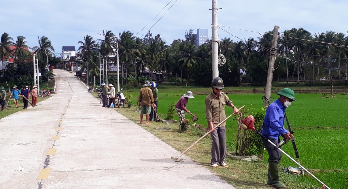 Bà con khu phố Cửu Lợi Nam tích cực ra quân ngày chủ nhật xanh tổng dọn vệ sinh trên địa bàn luôn sáng xanh sạch đẹp