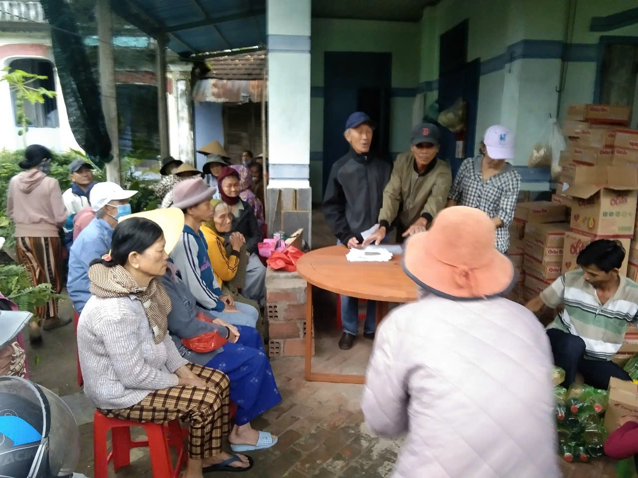 Thăm tặng quà tết cho hộ nghèo, cận nghèo, có hoàn cảnh khó khăn trên địa bàn xã Phước An